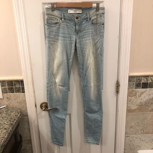 Abercrombie and Fitch ladies washed skinny jeans. Size 27